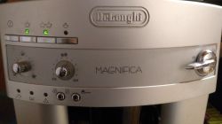 DeLonghi EAM3200.S - Po włączeniu świecą się cały czas diody filiżanek DeLonghi EAM3200.S - Po włączeniu świecą się cały czas diody filiżanek