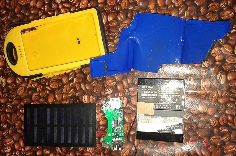Powerbank z Rossmana. Co jest wart?