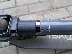 Hulajnoga Skymaster Moonster - objawy niewłączania, podejrzenie baterii, dostęp i wymiana