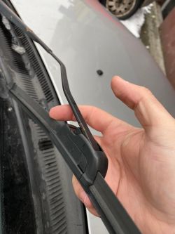 Chevrolet Aveo T255 - Uszkodzona wycieraczka czy pióro?