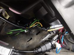 Fiat Bravo II 1.9 po włączeniu zapłonu gasną światła postojowe po prawej stronie