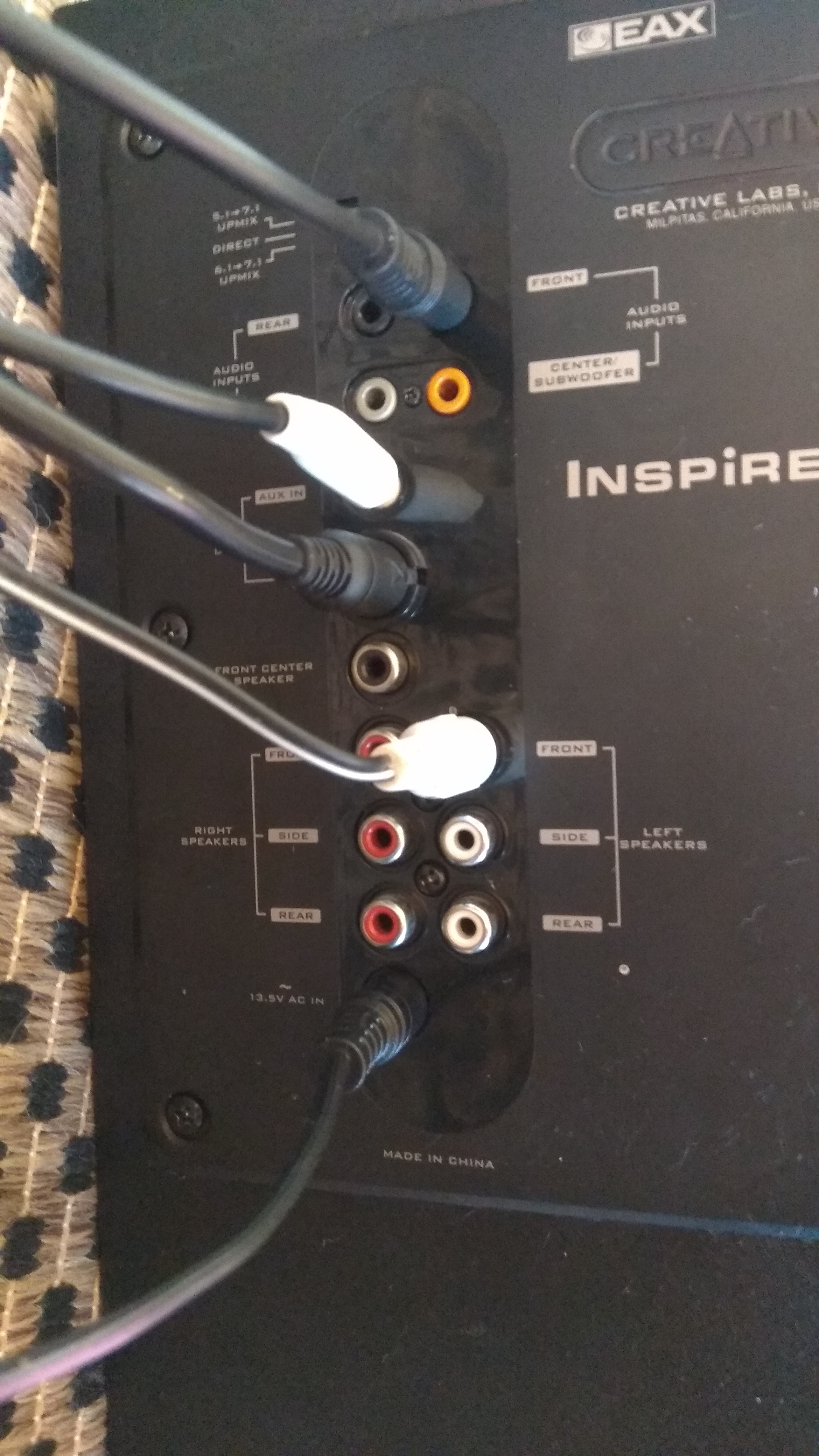 Creative Inspire T7900 subwoofer gra strasznie cicho, basy są