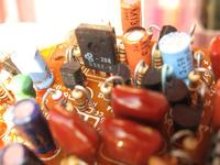 Jak podłączyć autoalarm z czterema przewodami i pilotami?