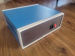 Zasilacz warsztatowy 30V / 10A, sterowany cyfrowo
