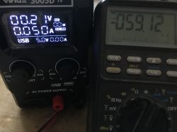 "Nowoczesny" (?) zasilacz laboratoryjny YIHUA 3005D-IV z USB, Quick Charge, enkodery