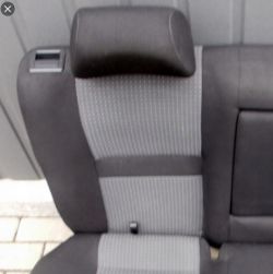 Vokswagen Golf 4 1.8 - Nie mogę znaleźć uchwytu, który złoży tylne siedzenie