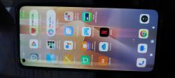 Ekran smartfona Xiaomi 11 Lite 5G z widocznymi ikonami aplikacji.