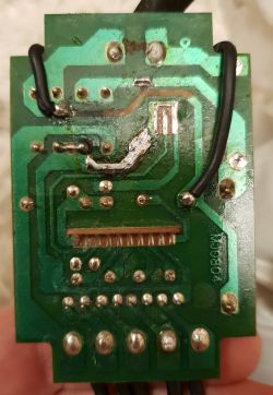 Jaki bezpiecznik do lamp choinkowych 230V, 63W? Bez oznaczeń.
