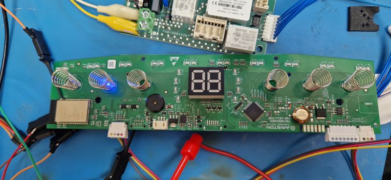 Interior and reverse engineering of the Ariston Velis 80 Wi-Fi electric water heater on ESP32 (part1