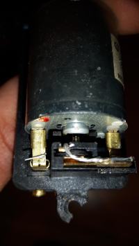 Voyaager III 98r 2.0 - Silniczek tylnej lewej uchylnej szyby