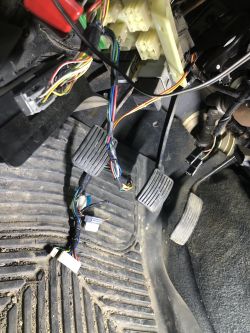 Volvo V40 98r - jak wyłączyć alarm po podłączeniu nowego akumulatora?