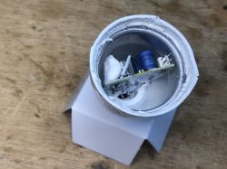 Inteligentna 'żarówka' WOJ14413 WiFi LED CCT - wnętrze, aplikacja, Tasmota