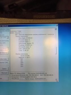 VW CADDY 3 2015 - Żarzące się kontrolki oleju i tylnej klapy.