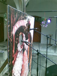 Wybór trwałego telefonu do 250zł bez dotykowego ekranu, z latarką i aparatem