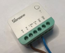 Tiny Sonoff Mini R4 M relay - compatible with Matter, but not reprogrammable