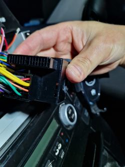 Multivan T5 - Chińskie radio, moduł CAN, brak sygnału ACC - adaptacja VCDS czy kabel ze stacyjki?