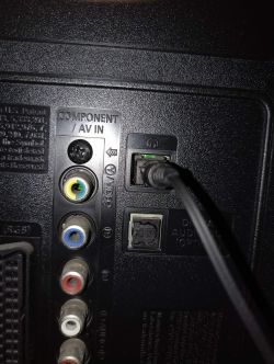 Jak podłączyć Amplituner Akai As-110ra-320 i Subwoofer Trust 2.1 Sp-3680 do TV Samsung UE40F5000AW?