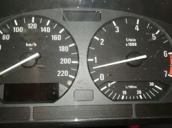 Przestawiająca się wskazówka obrotów licznik bmw e36
