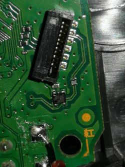 Pad PS4 Dualshock V2 - Prośba o identyfikację elementu