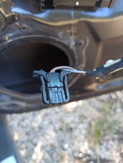 Nie działają przednie głośniki w audi a3 8p.