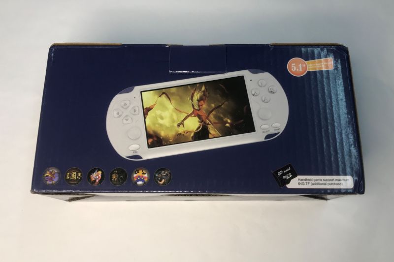 Portable X12 1100+ games console with TV output - test, interior, construction