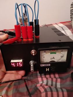 Kompaktowy tester lamp elektronowych Kompaktowy tester lamp elektronowych