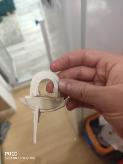 Bosch Silence Plus - zawiesiła się, pompa ciągle pracuje.