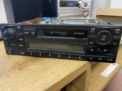 Radio samochodowe Volkswagen Gamma V Z1Z3 z panelu przedniego.