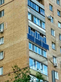 Czy warto budować elektrownię balkonową etapami? Jak podłączyć panele?