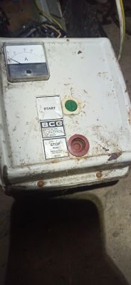 Automat gwiazda-trójkąt 11kW nie działa: porady do samodzielnej diagnostyki multimetrem