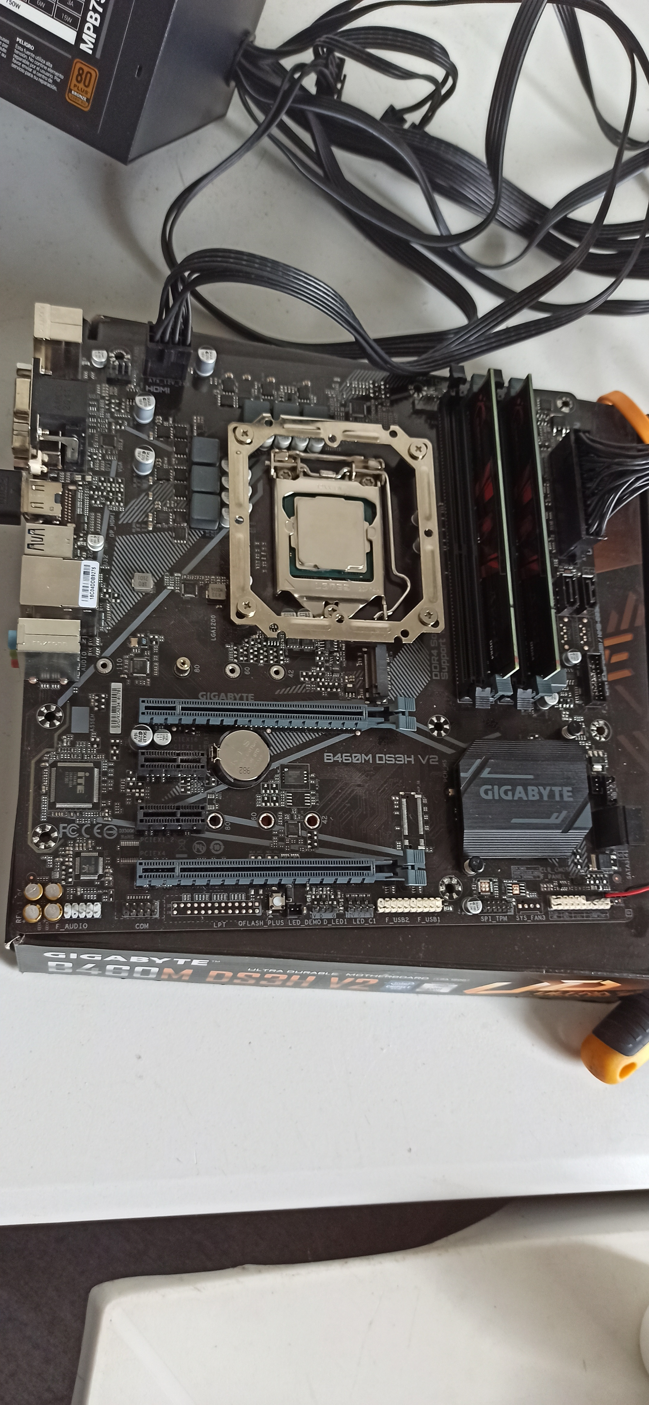 5 piknięć przy uruchamianiu Gigabyte 460m Ds3h v2 + 3 10105f, Mars Gaming MPB750