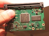 Jak naprawić uszkodzoną elektronikę dysku Seagate ST3500820AS?
