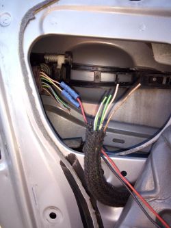 Peugeot 307 1,6 16V 2003r - centralny nie zamyka prawych przednich drzwi