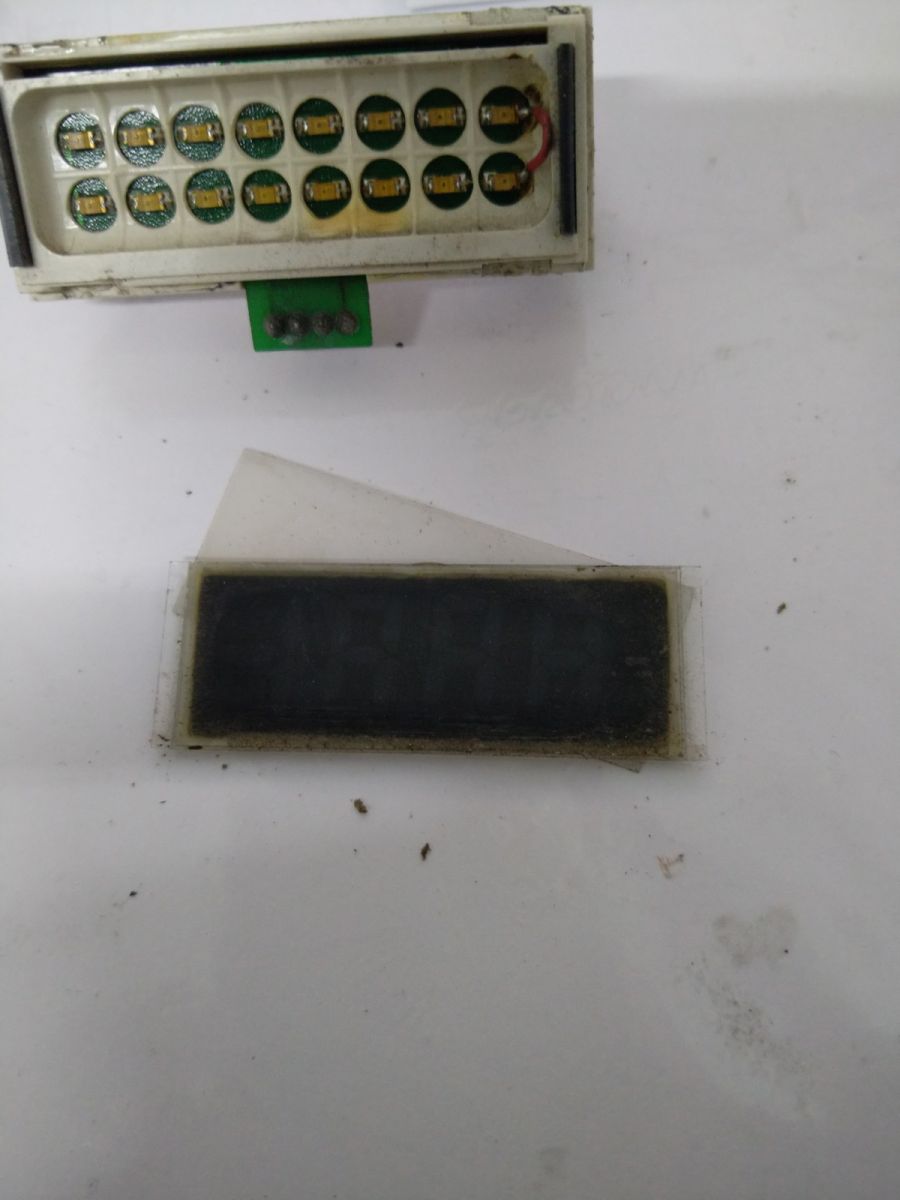 Poszukiwany wyświetlacz 7-segmentowy LCD, 3-cyfrowy, Jewell 599999