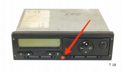 Funkcja czerwonej plomby z napisem VDO na przednim panelu tachografu