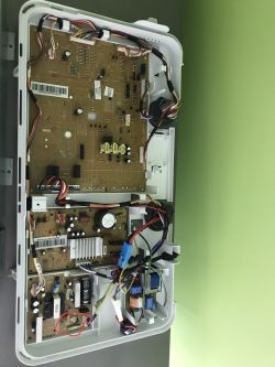 Lodówka Samsung RL55YTEBG - wyłącza się całkowicie po otwarciu drzwi