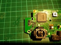 PS4 pad CUH-ZCT1U - Identyfikacja części modułu ładowania?