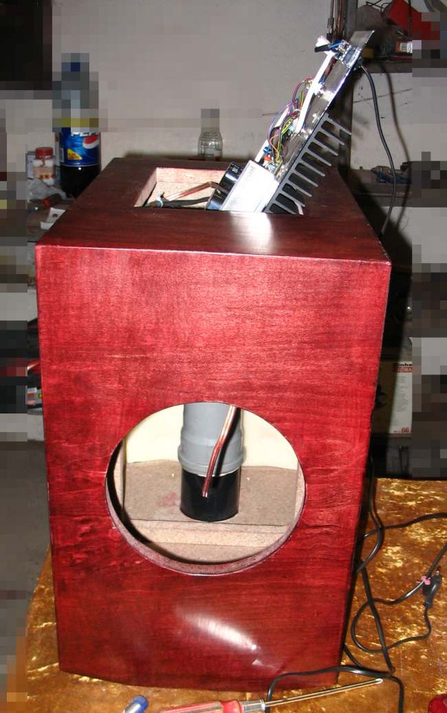 Subwoofer "tower" na Tonsilu GDN 20/80/2 Subwoofer "tower" na Tonsilu GDN 20/80/2