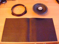 Ocena konstrukcji wytłumienia glosnika w drzwiach przednich