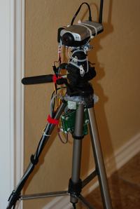 Dom sam powiadomi sms-em o włamaniu i nagra włamywacza