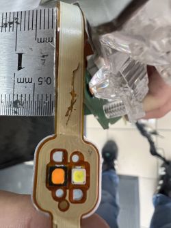 Zlecę naprawę taśmy flex lampy samochodowej - poszukiwany specjalista do prowadzenia LEDów