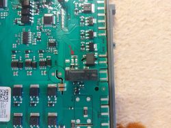 Beko BDIN38523Q - jaka wartość rezystora przy triakach na module?