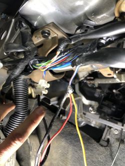 Volvo V40 98r - jak wyłączyć alarm po podłączeniu nowego akumulatora?