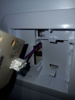 Beko CNA295K20XP Neo - Jak ściągnąć obudowę do wymiany termostatu lodówki?