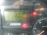 Iveco Trakker 2008 - Kontrolka kierownicy z wykrzyknikiem, co oznacza?