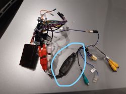 Audi A4B7 - Chińskie NAVI głośniki tył i sub cicho grają... jest winowajca