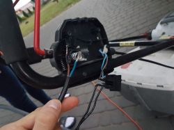 Naprawa wyrwanej wtyczki w kosiarki - jak to zrobić?