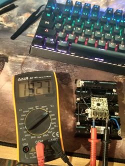 Bateria Stanley 18v - Ładowarka pokazuje uszkodzoną baterię