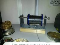 Podajnik cyny z ołówka automatycznego