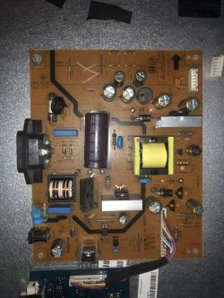 Dell p2212h - monitor włącza się na ułamek sekundy i gaśnie.